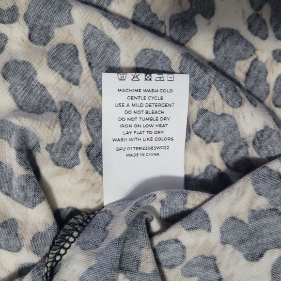 NWT   BloomChic   Woman's   Size 26 (4X)   Top   Green & Black - Picture 11 of 13